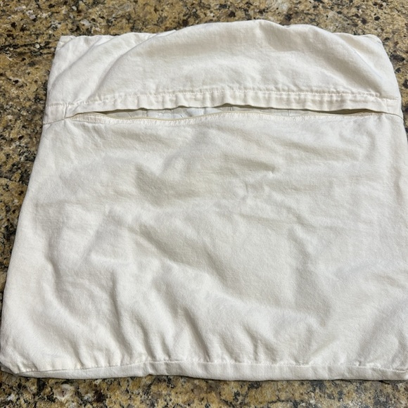 Pillow covering case gray floral 3-D puffs - Picture 3 of 3